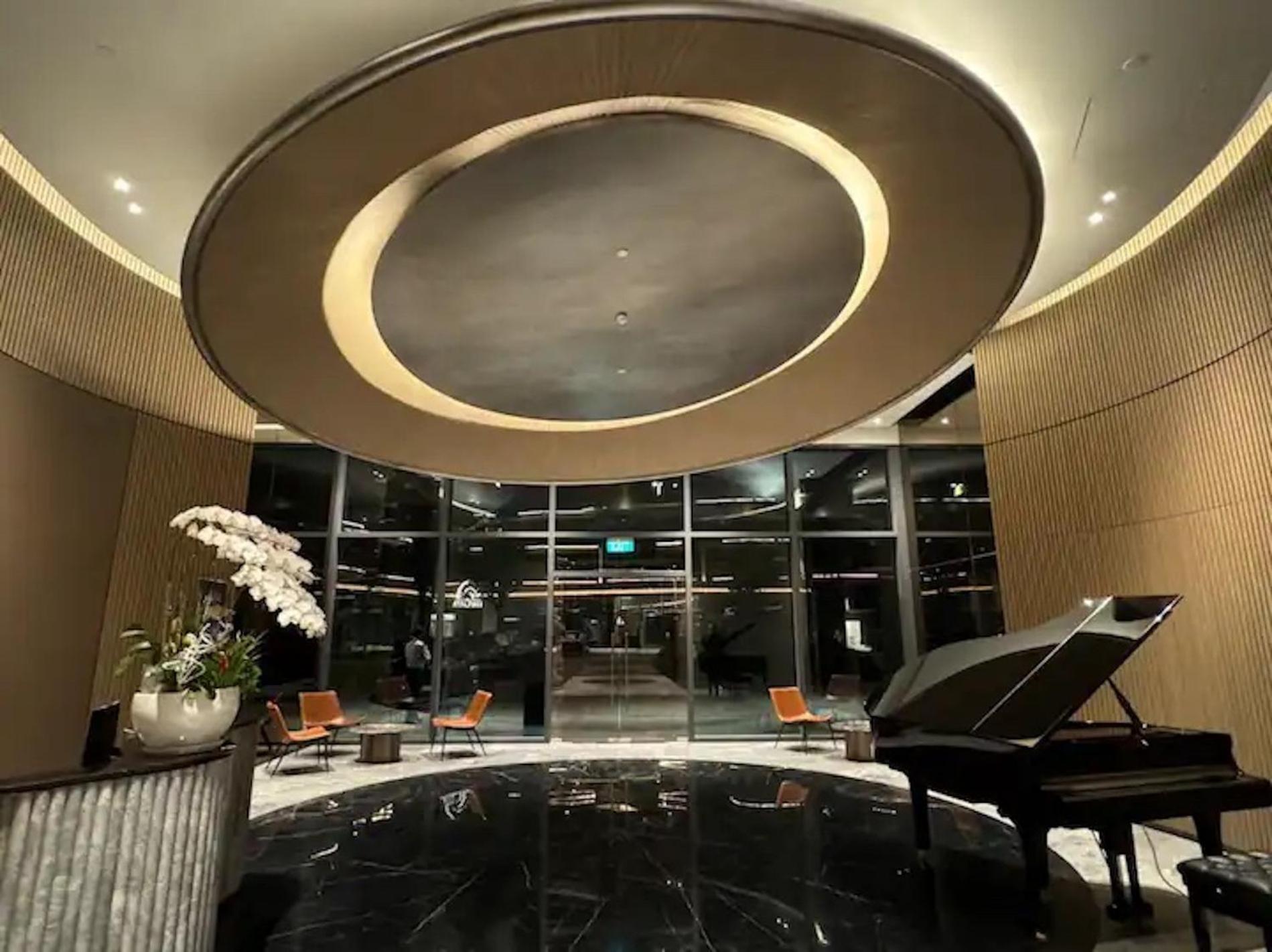 Zo Opera, Crest, Galleria -central Saigon -free Pool-gym-sauna Room-yoga Apartment Ho Chi Minh City