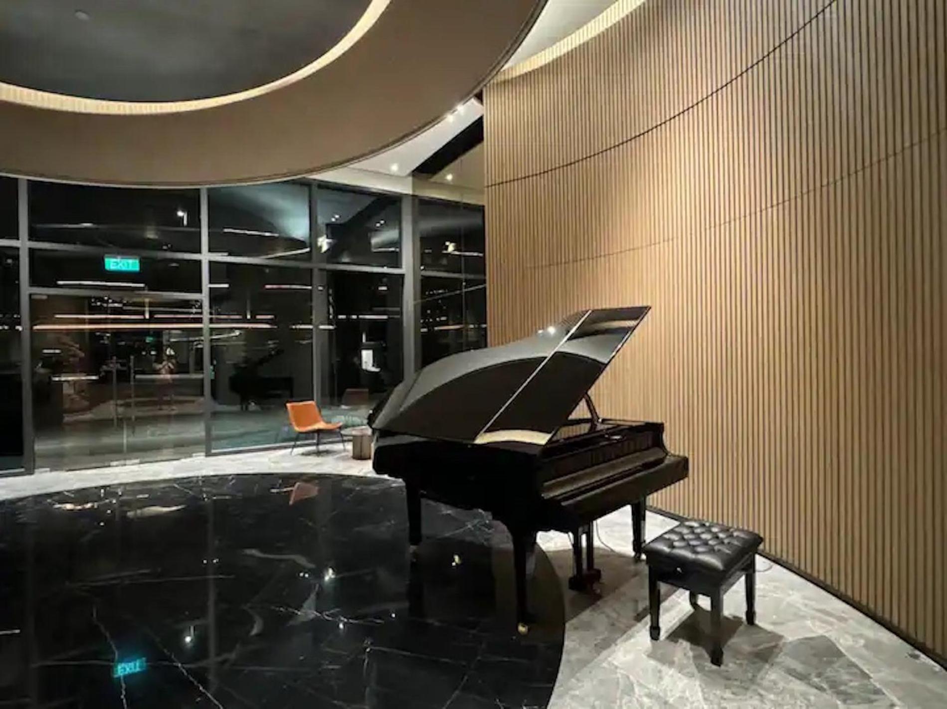 Apartment Zo Opera, Crest, Galleria -central Saigon -free Pool-gym-sauna Room-yoga Ho Chi Minh City