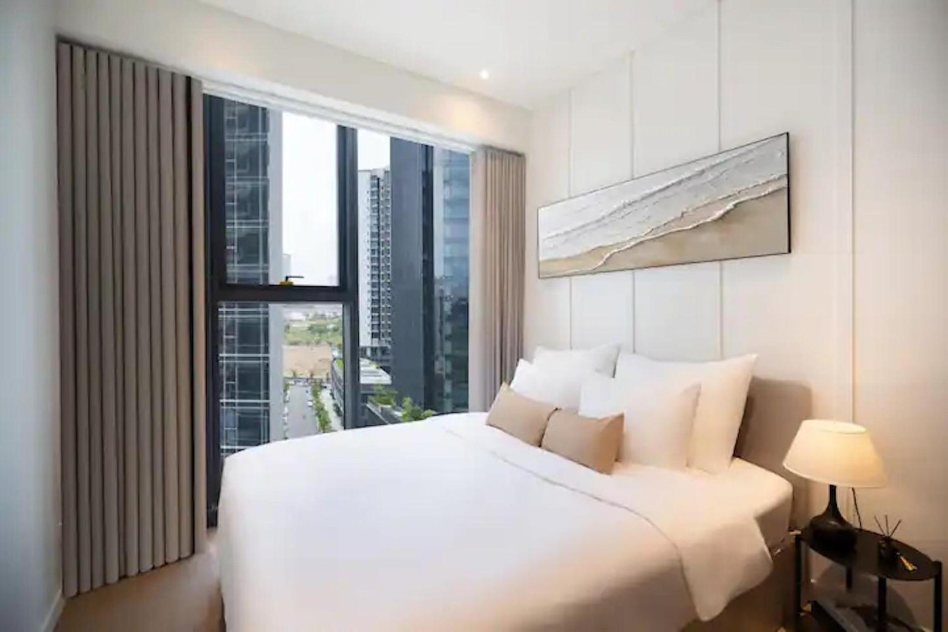 Zo Opera, Crest, Galleria -central Saigon -free Pool-gym-sauna Room-yoga Apartment *