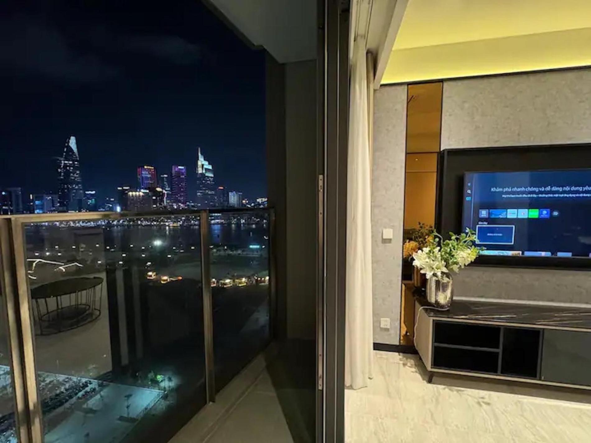 Apartment Zo Opera, Crest, Galleria -central Saigon -free Pool-gym-sauna Room-yoga *
