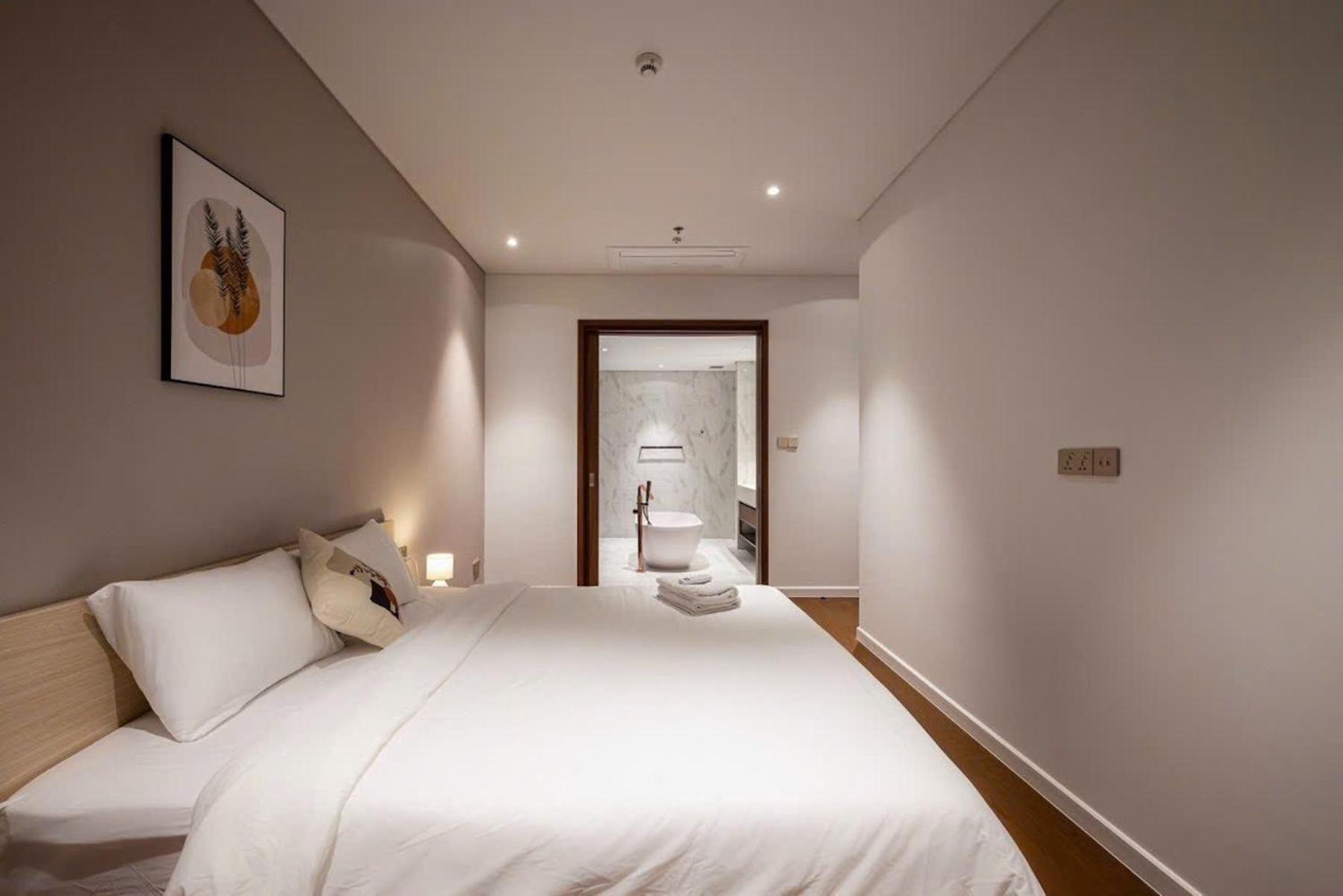 Zo Opera, Crest, Galleria -central Saigon -free Pool-gym-sauna Room-yoga *