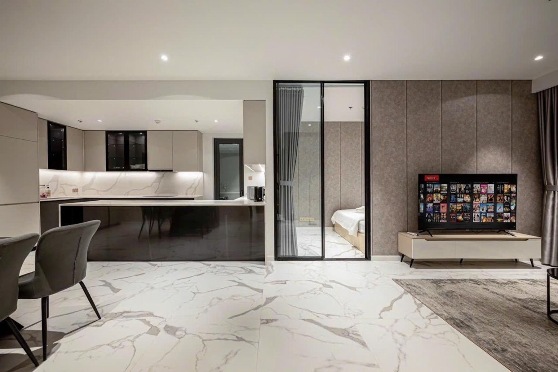 Zo Opera, Crest, Galleria -central Saigon -free Pool-gym-sauna Room-yoga Apartment *