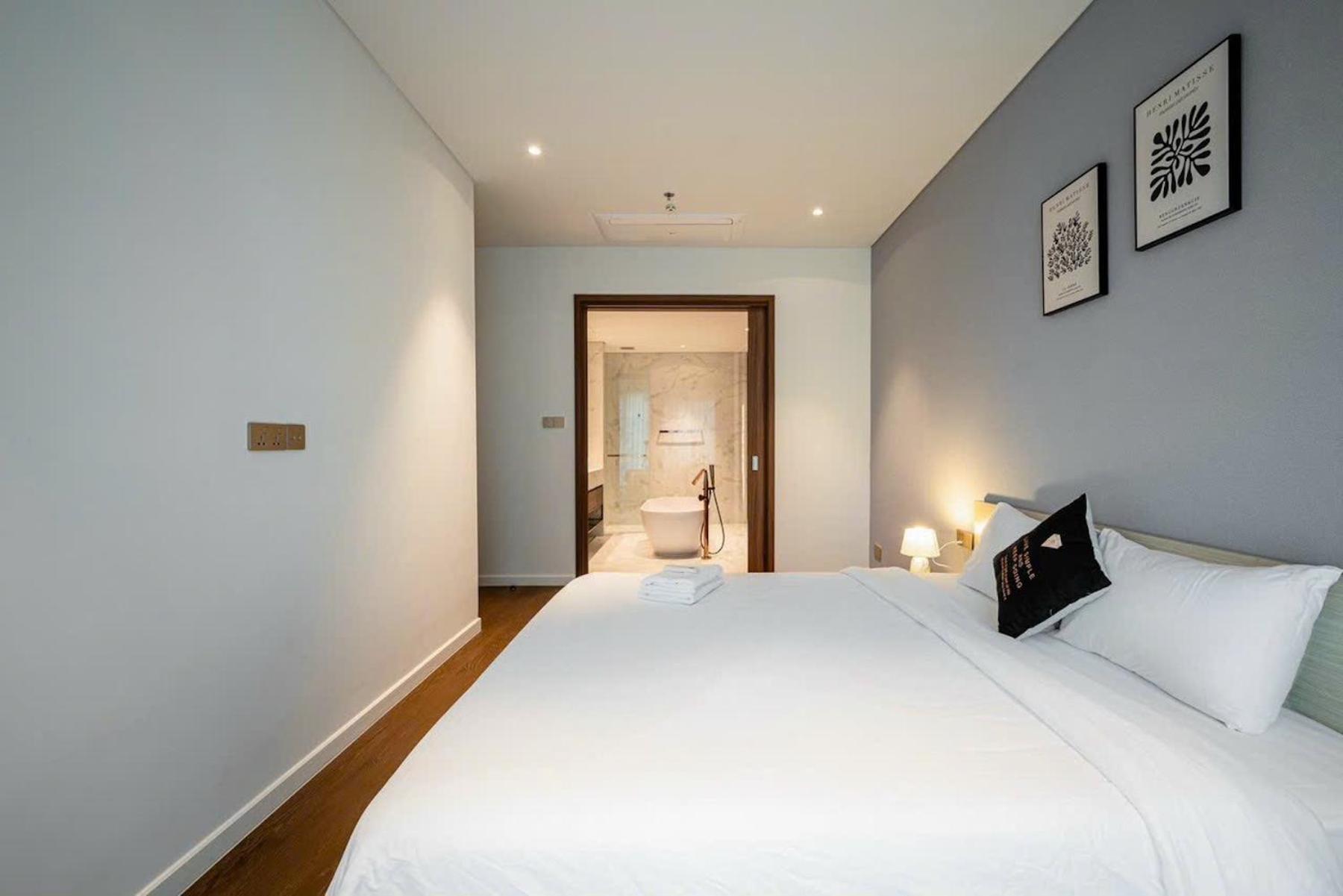 Zo Opera, Crest, Galleria -central Saigon -free Pool-gym-sauna Room-yoga Apartment