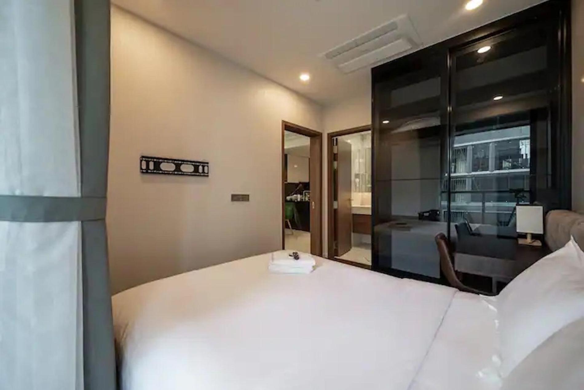 Apartment Zo Opera, Crest, Galleria -central Saigon -free Pool-gym-sauna Room-yoga