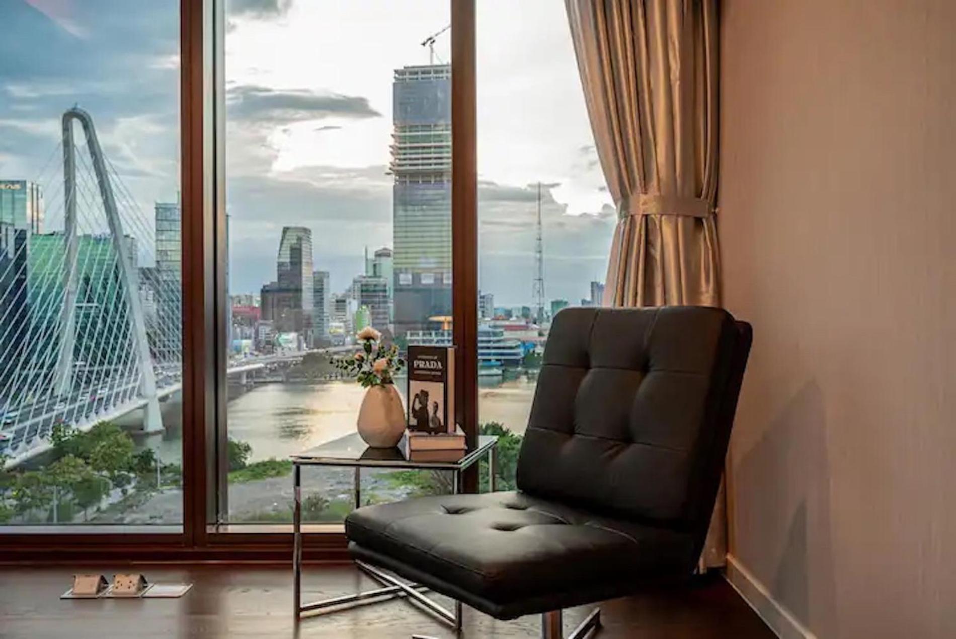 Zo Opera, Crest, Galleria -central Saigon -free Pool-gym-sauna Room-yoga Apartment Ho Chi Minh City