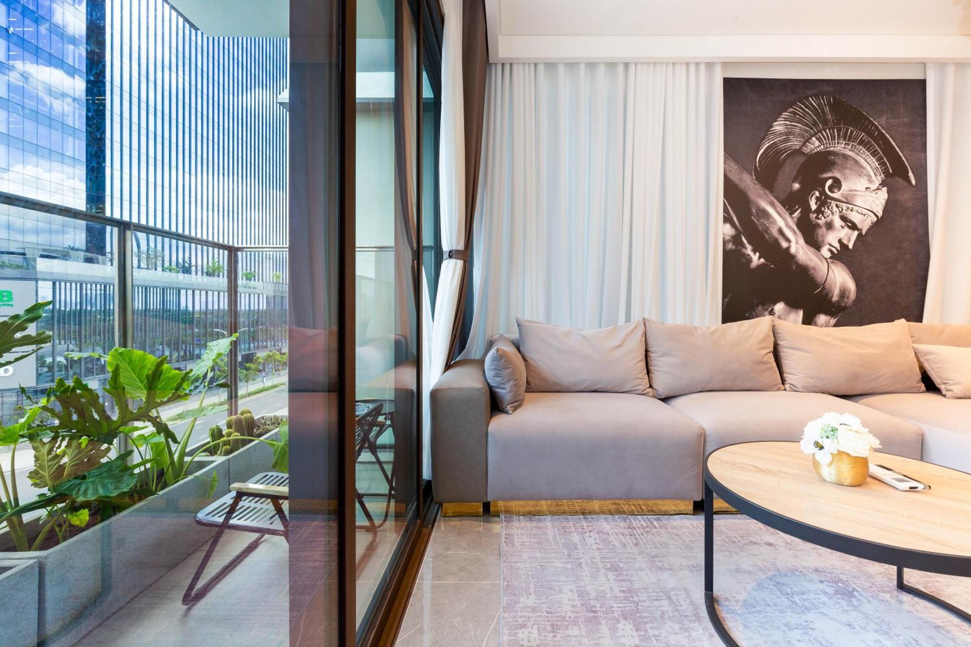 Zo Opera, Crest, Galleria -central Saigon -free Pool-gym-sauna Room-yoga Apartment Ho Chi Minh City